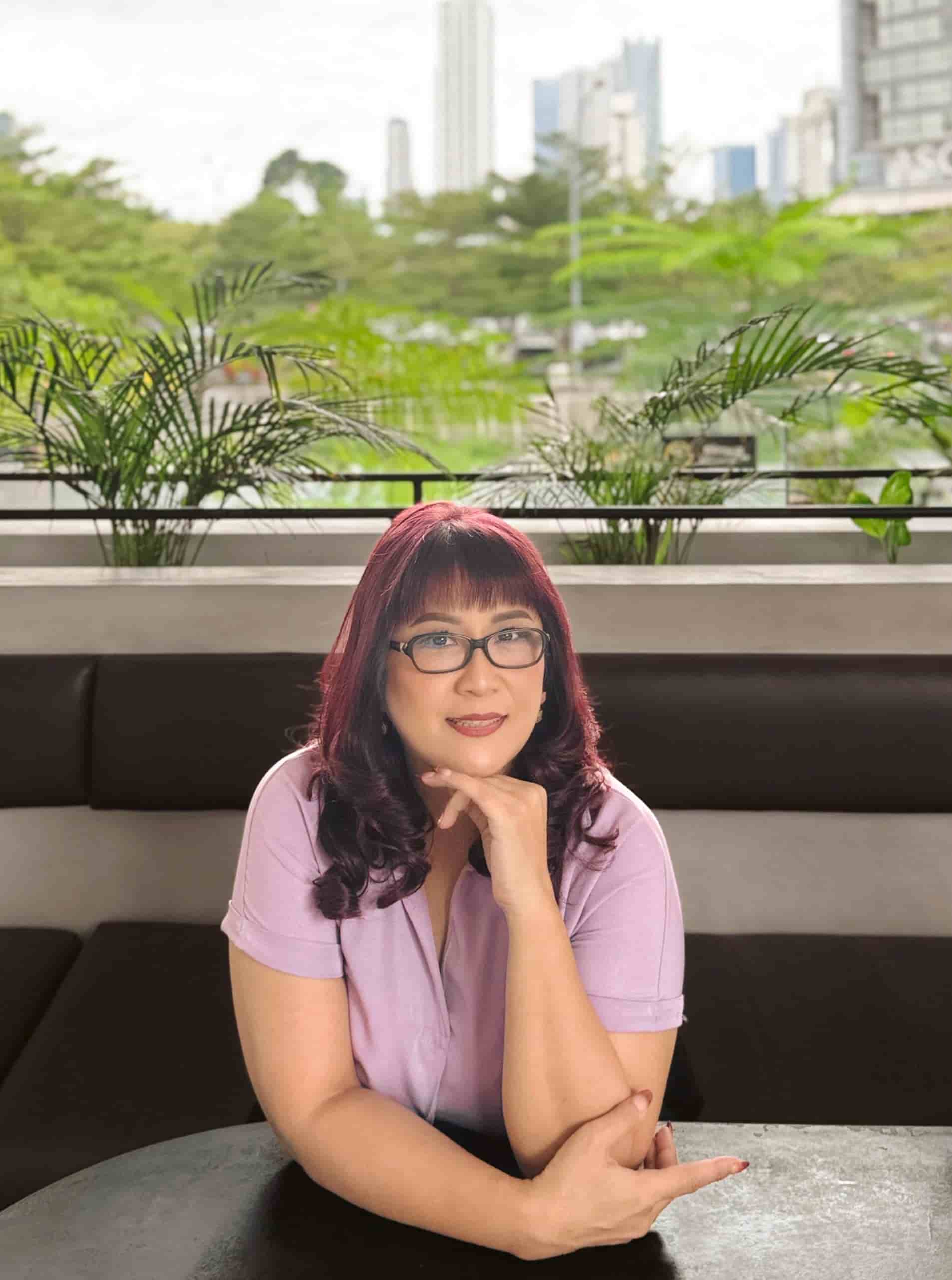 Dr. Lucy Lidiawati Santioso