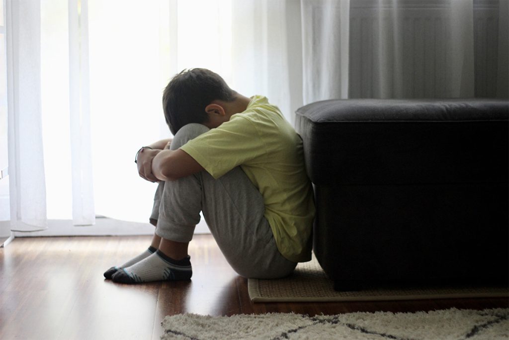7 Tanda Anak Mengalami Tekanan Sosial di Sekolah